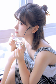 一边吃奶一边添P好爽视频